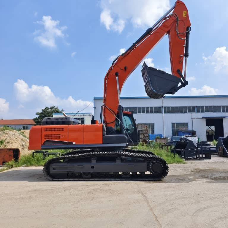 Heavy Equipment Supplier - Fournisseur d'équipements d'ingénierie : Excavatrice sur